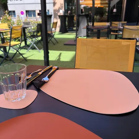 Western Le Conquerant Rouen Nord ホテル